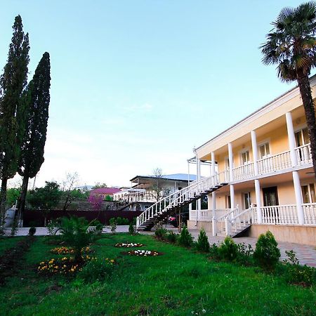 Green Garden Guest House Cchaltubo Exteriér fotografie